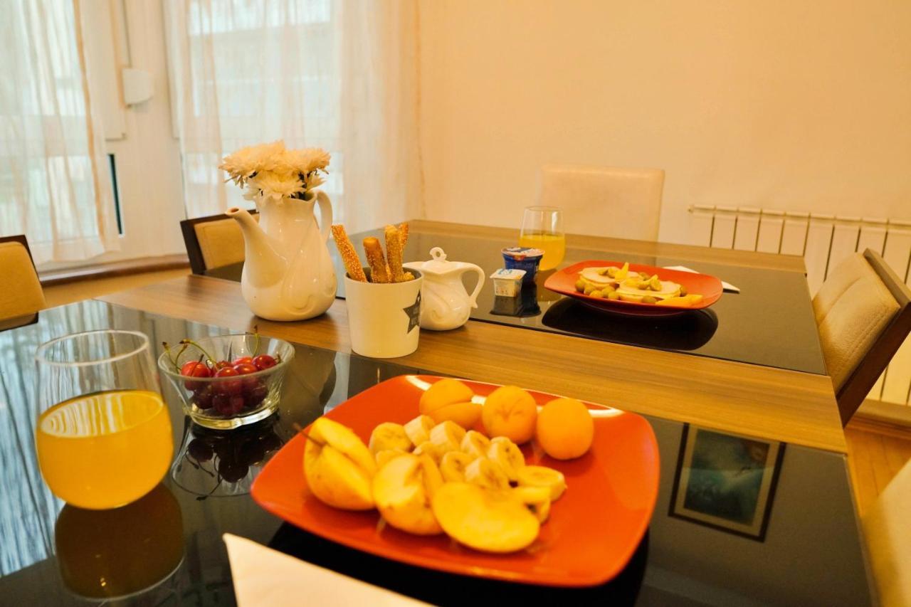 City Center Grand Apartment - Three-Bedroom, Free Parking Sarajevo Extérieur photo