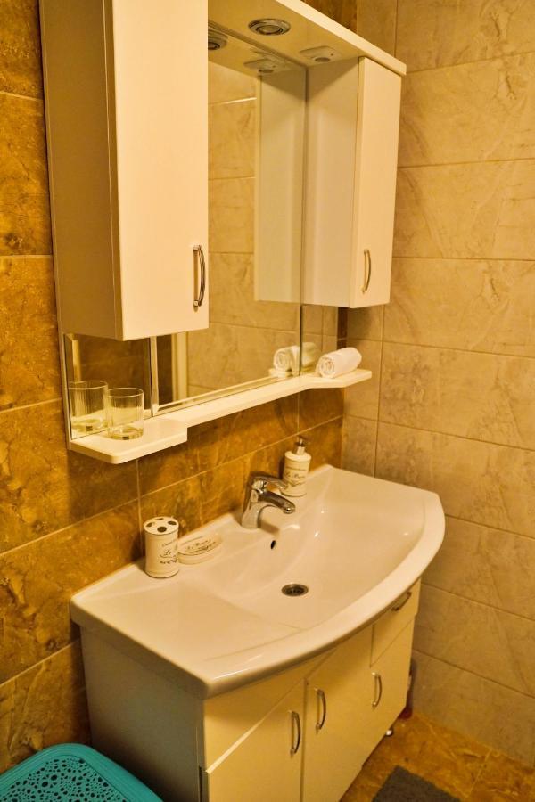 City Center Grand Apartment - Three-Bedroom, Free Parking Sarajevo Extérieur photo